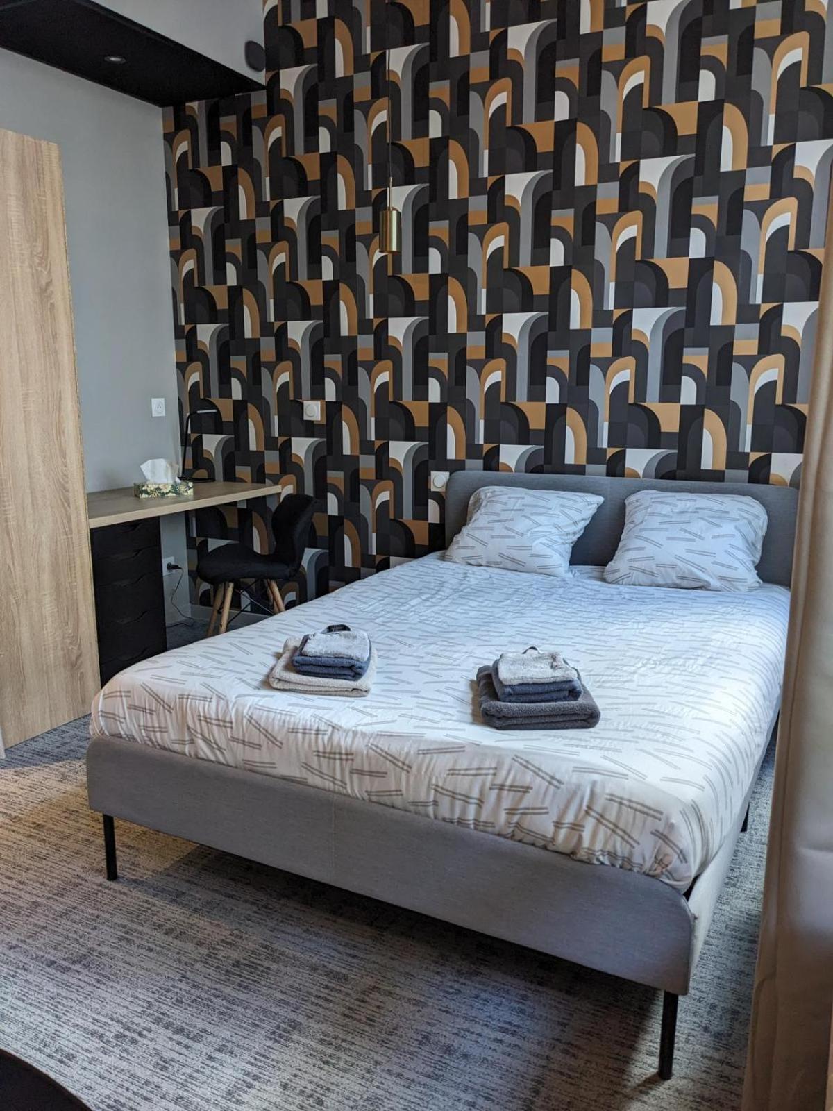 Le 12 Wifi Cosy Parking 3 Daire Saint-Etienne  Dış mekan fotoğraf