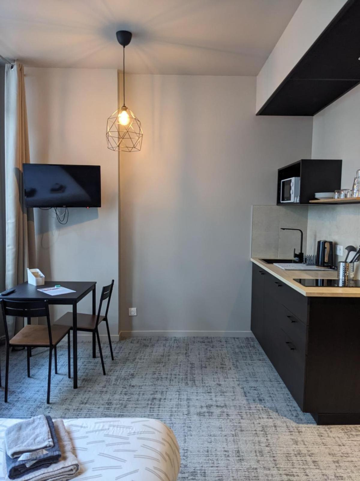 Le 12 Wifi Cosy Parking 3 Daire Saint-Etienne  Dış mekan fotoğraf